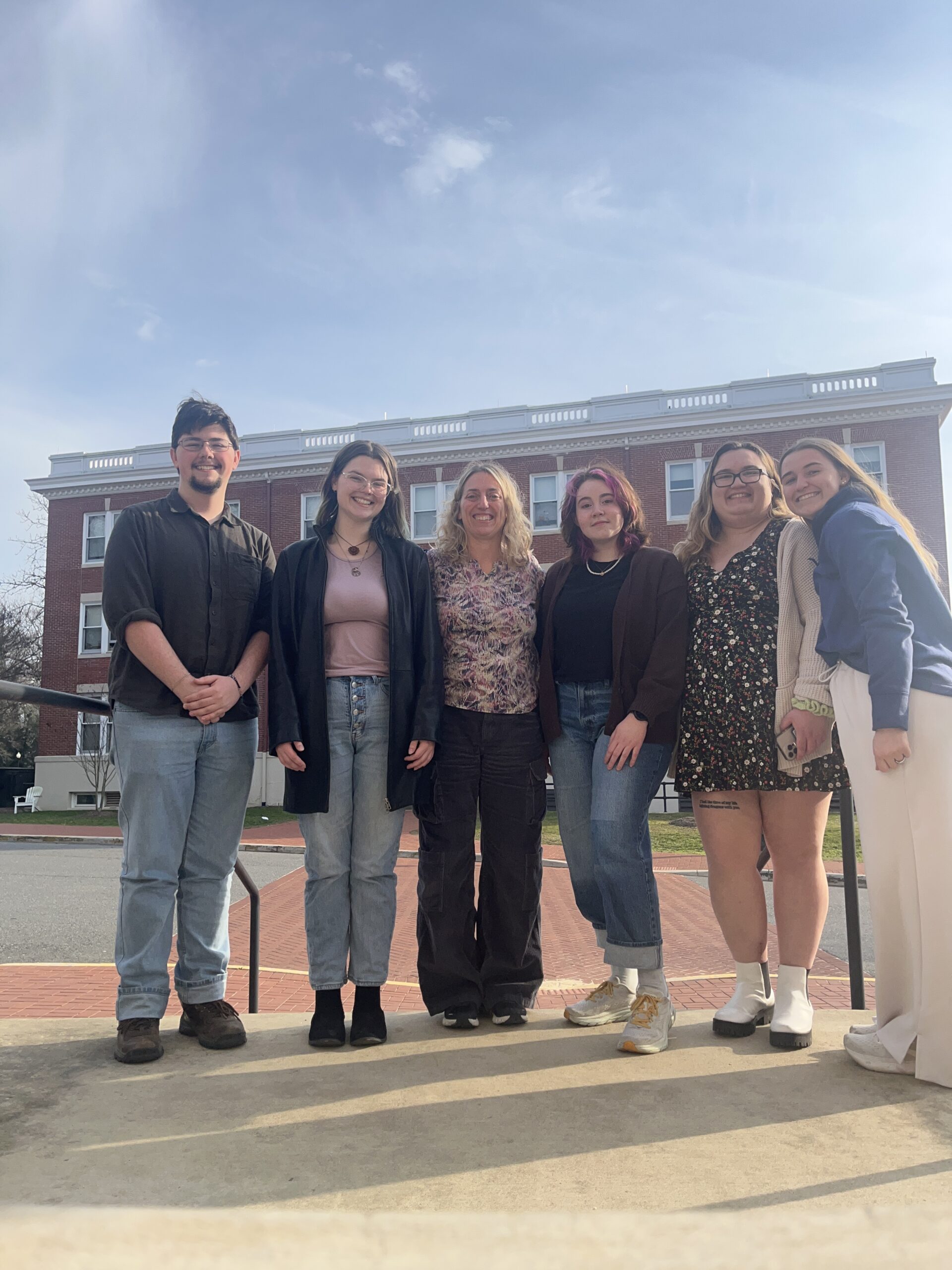 Psychology students and Dr. Liss in front of Mercer Hall