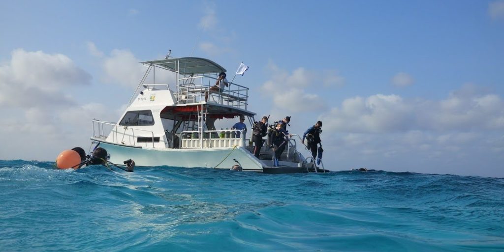 Bonaire dive boat Earth and Environmental Sciences